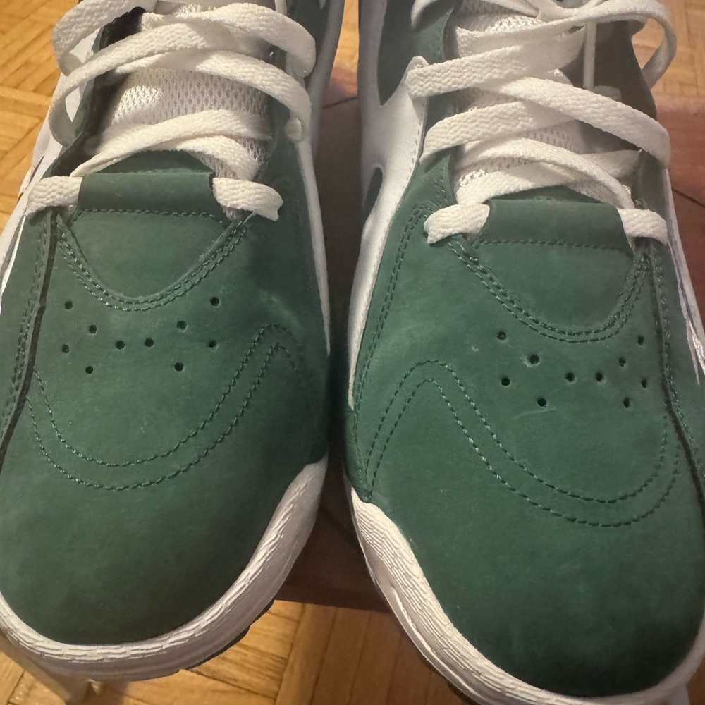 Reebok Kamikaze Men’s Green and White. - Picture 8 of 8